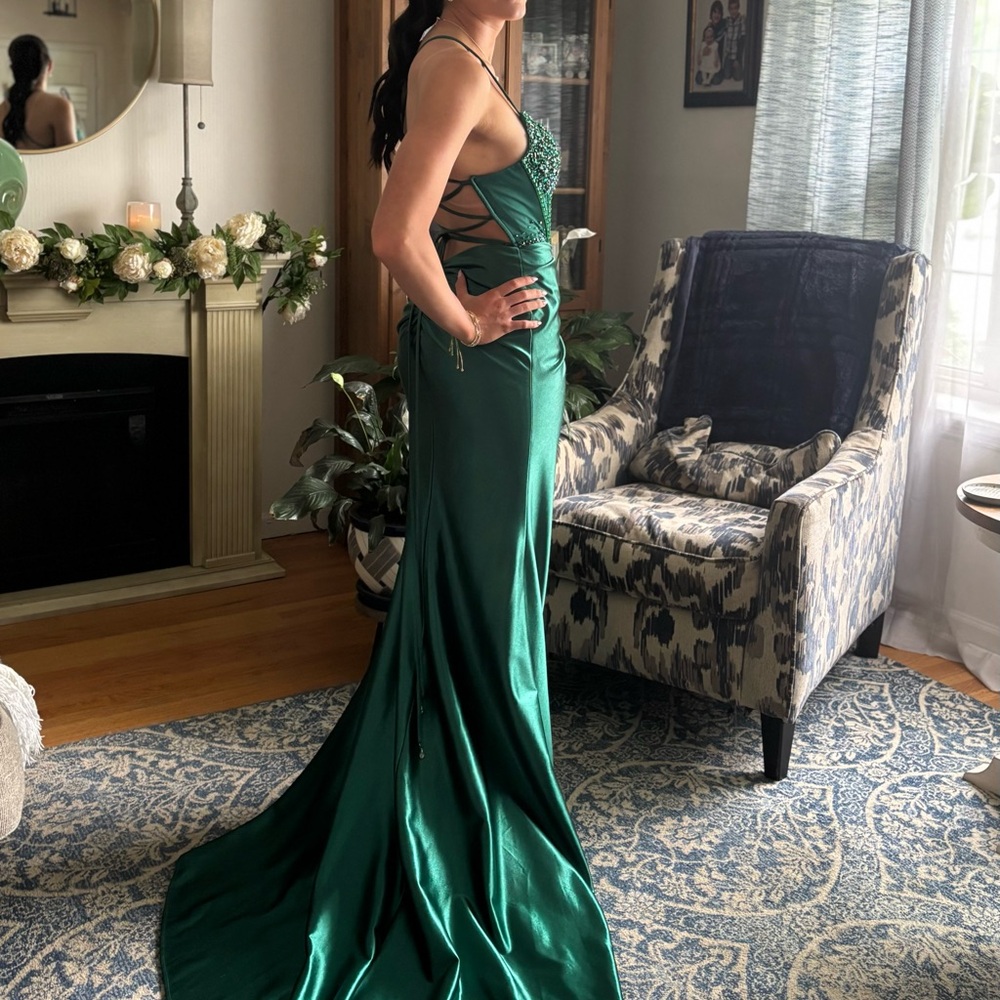 Emerald Radiance: Beaded Corset Satin Formal Gown - Picture 3 of 4